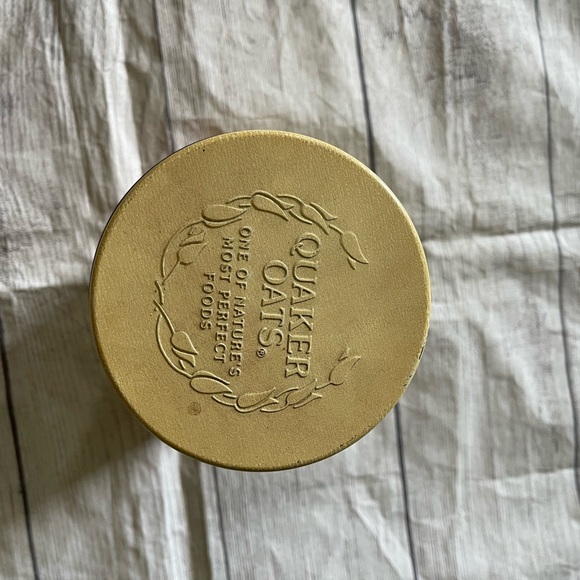 Vintage Quaker Oats canister - Picture 4 of 5